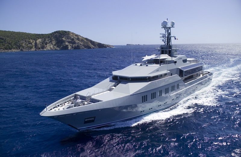 Know the Work of Espen Øino, a Top Yacht Designer