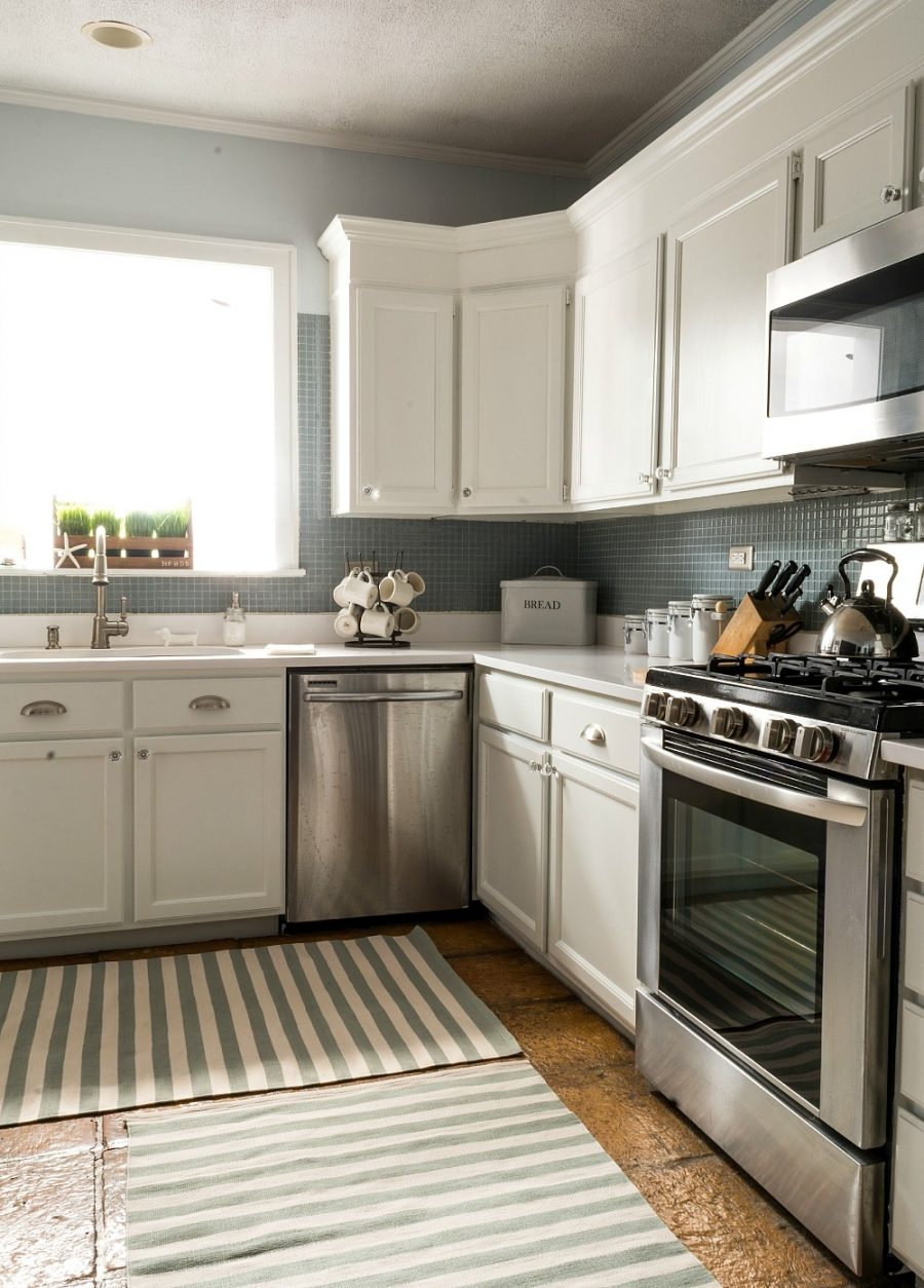 Kitchen Ideas: 12 Exceptional Interiors Featuring Cabinet Hardware