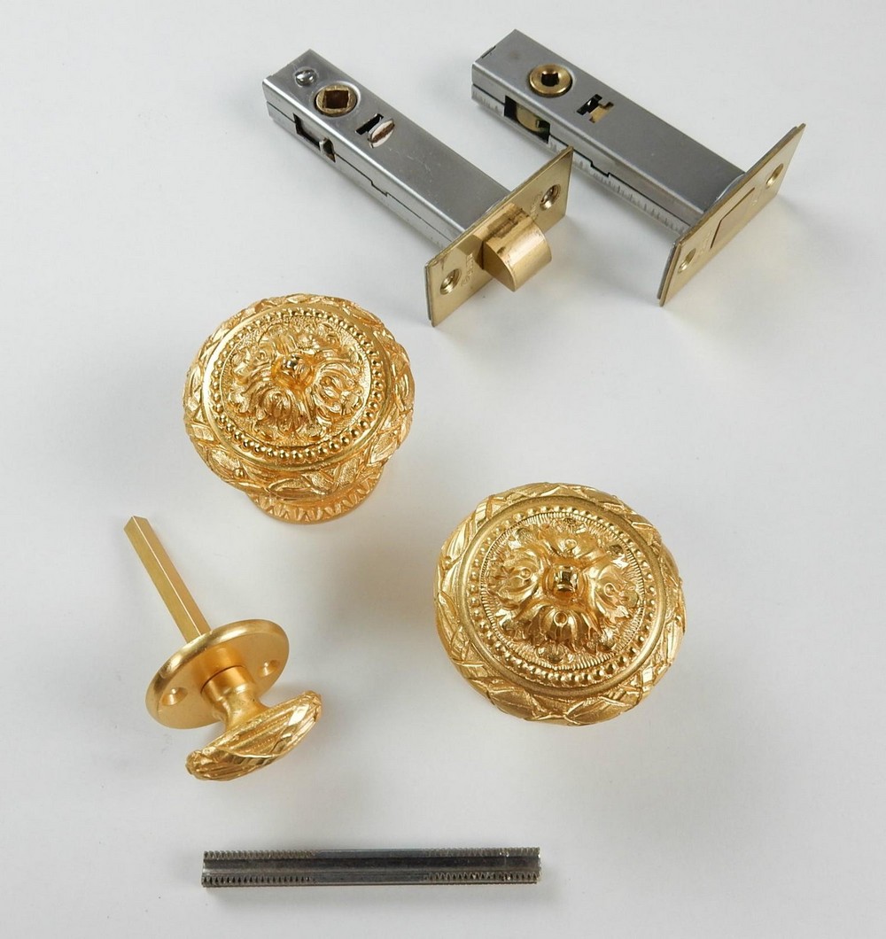 Learn About the Best Online Stores to Buy Decorative Hardware 1