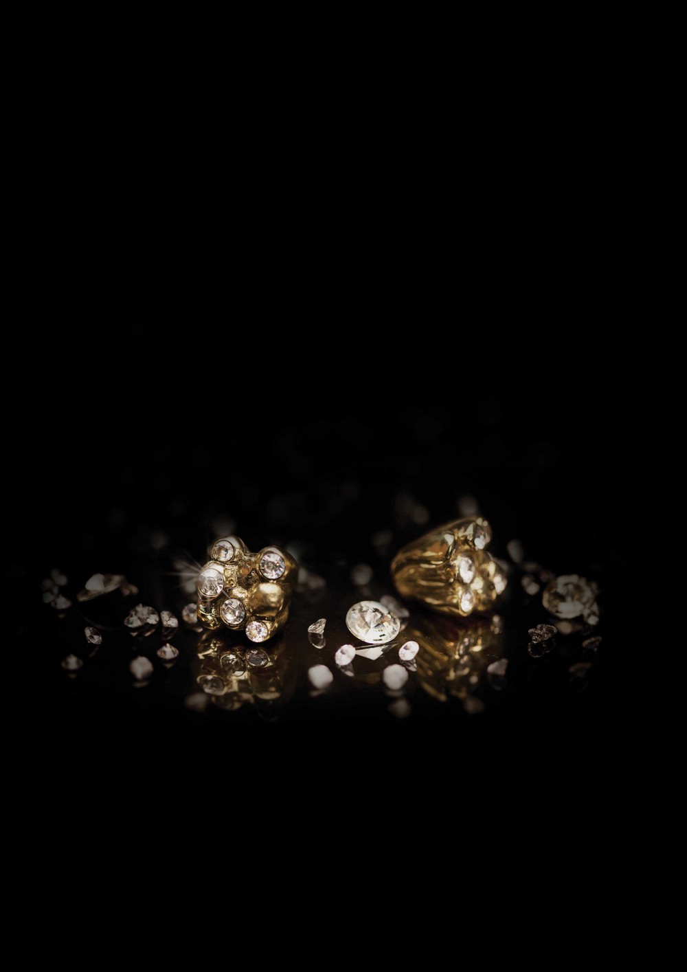 A Cross Between Design & Jewelry in the Shape of Decorative Hardware 1
