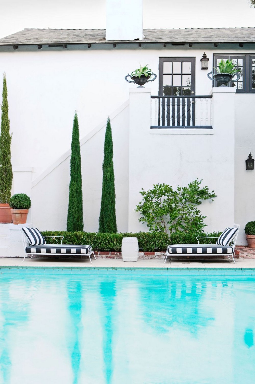Extraordinary Swimming Pool Ideas with Uncanny Design Details 6