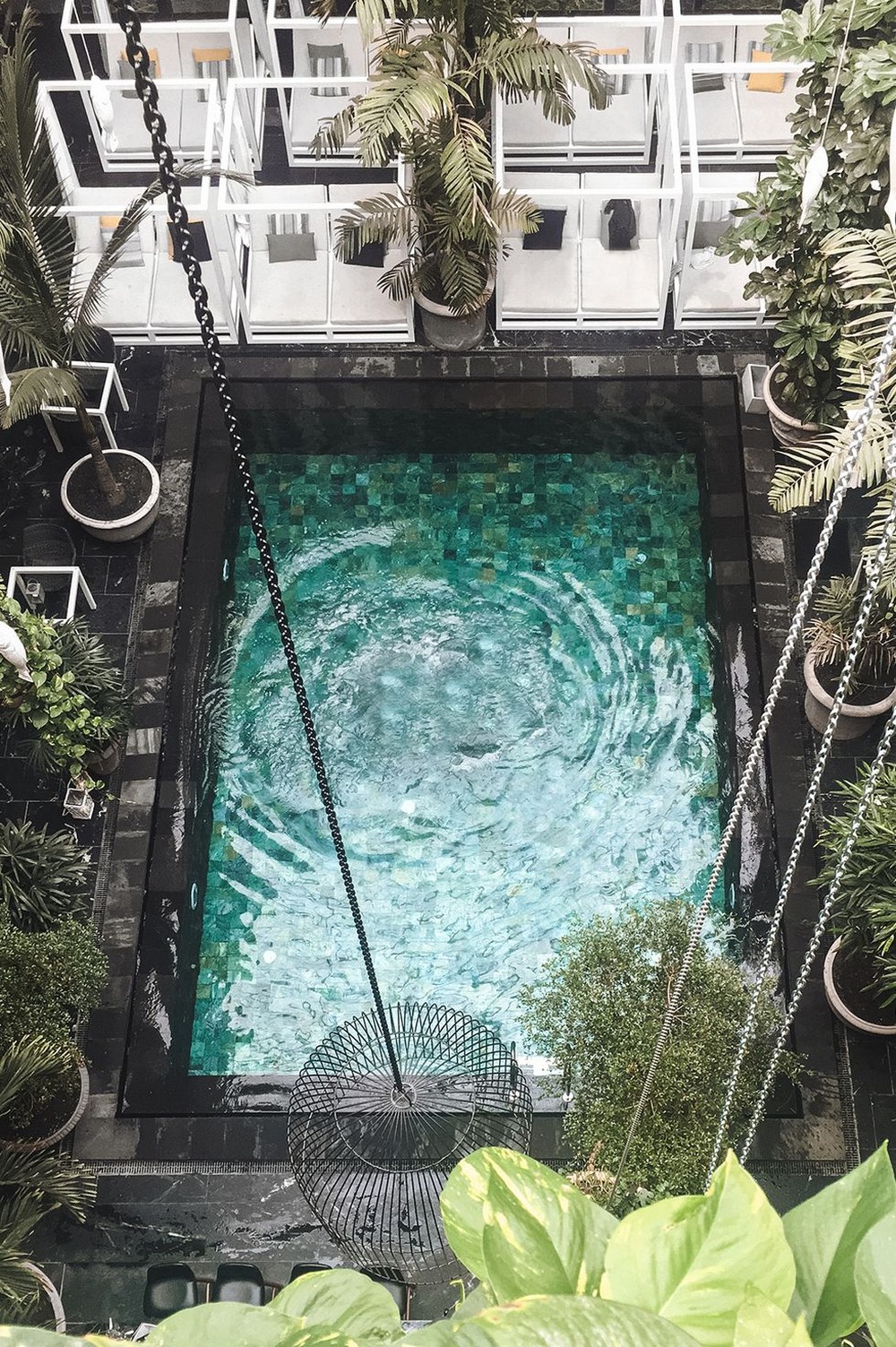 Extraordinary Swimming Pool Ideas with Uncanny Design Details 7