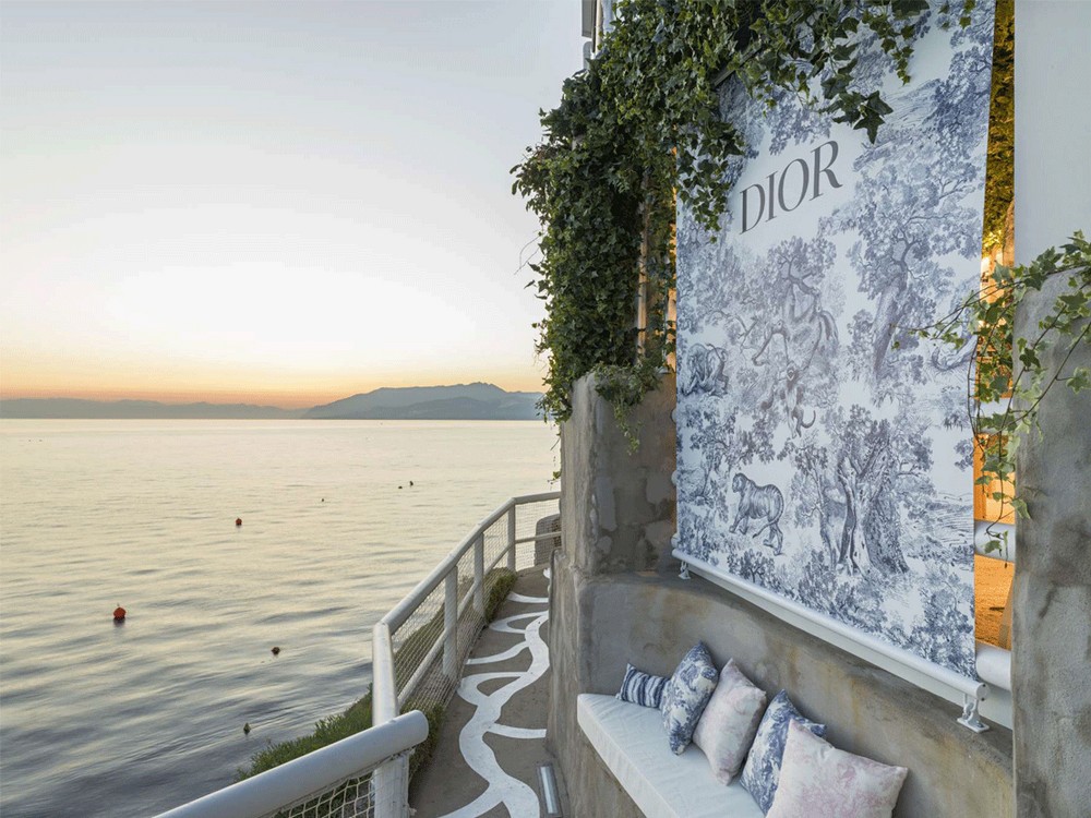 The DIORiveria collection and pop-up in Saint Tropez - Luxebook