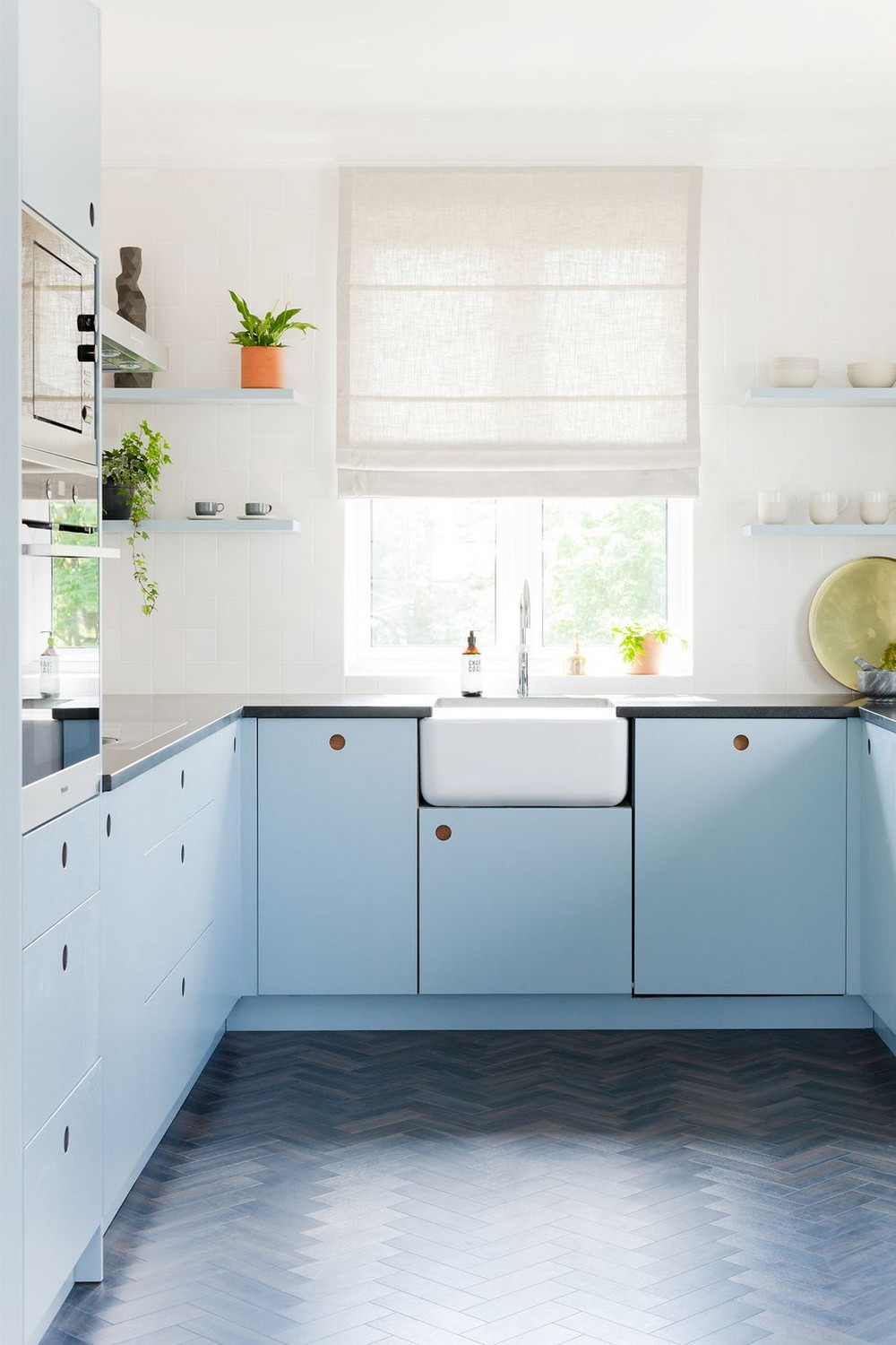 Fashion Your Luxury Kitchen with These Astounding Cabinet Paint Colors 1 luxury kitchen Fashion Your Luxury Kitchen with These Astounding Cabinet Paint Colors Fashion Your Luxury Kitchen with These Astounding Cabinet Paint Colors 1