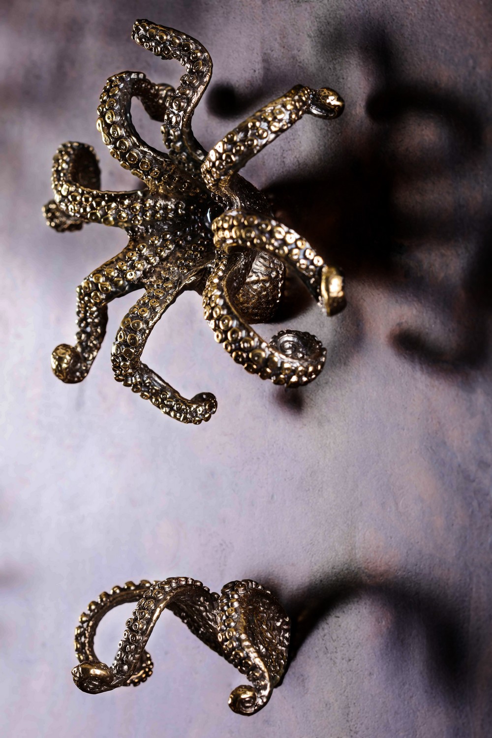 How to Decorate a Home with Marine Life-Inspired Jewelry Hardware 1