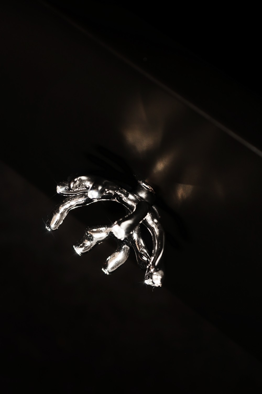 8 Jewelry Hardware Designs to Add an Exclusive Vibe to Your Home Decor 3