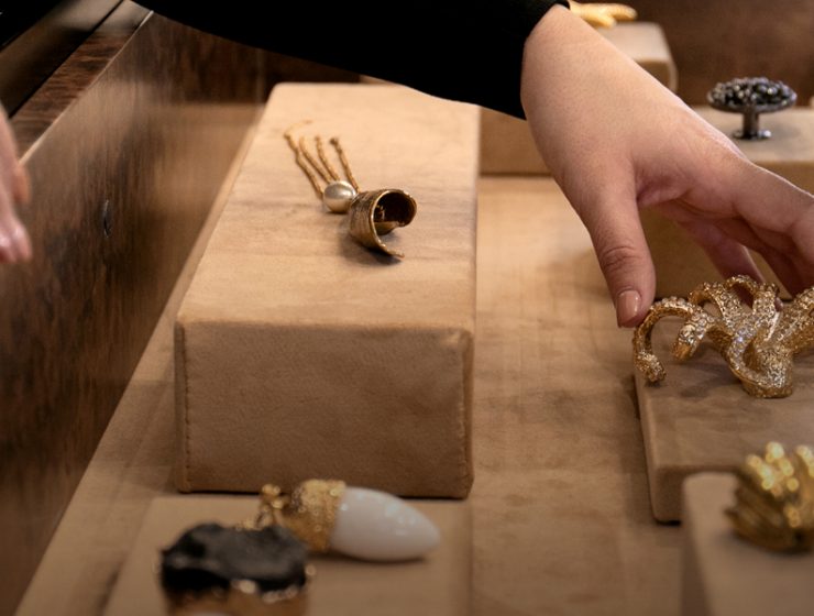 How To Choose Perfect Decorative Hardware Online