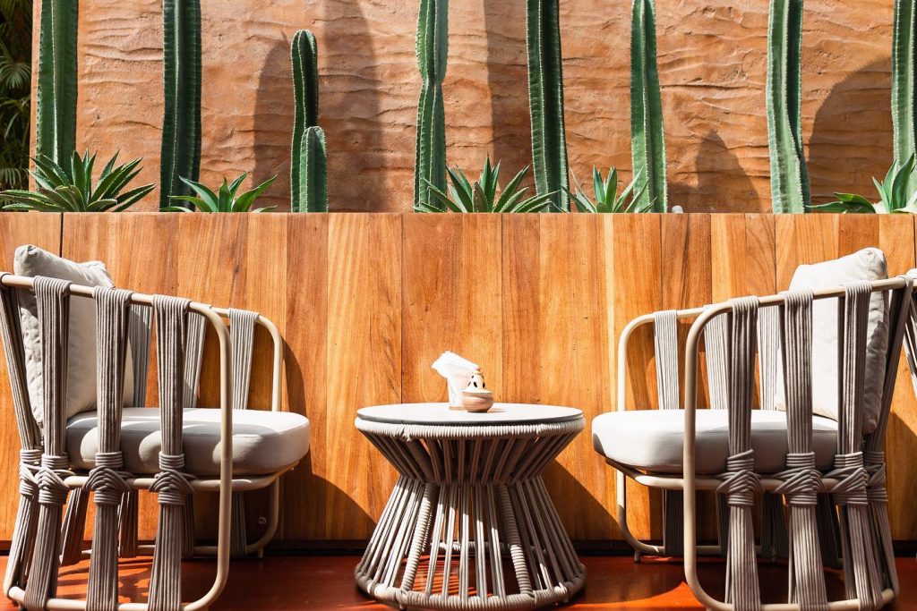 4 SUMMER INTERIOR DESIGN HAVENS