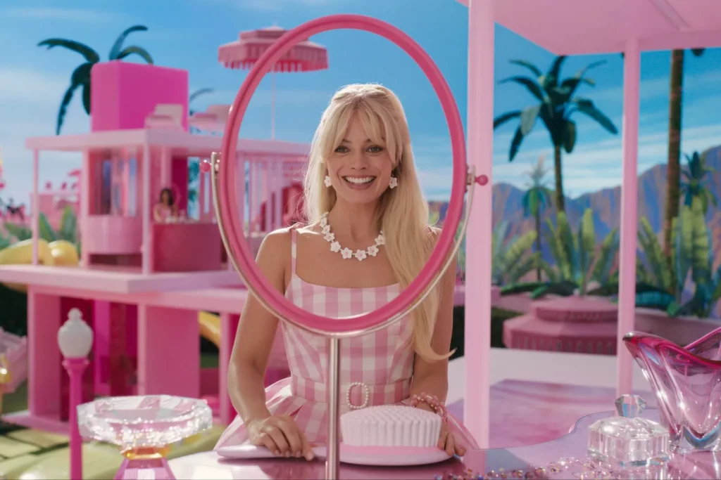 SPARKLING BARBIE - THE MOVIE'S ICONIC LOOKS MATCHED WITH PULLCAST DESIGNS