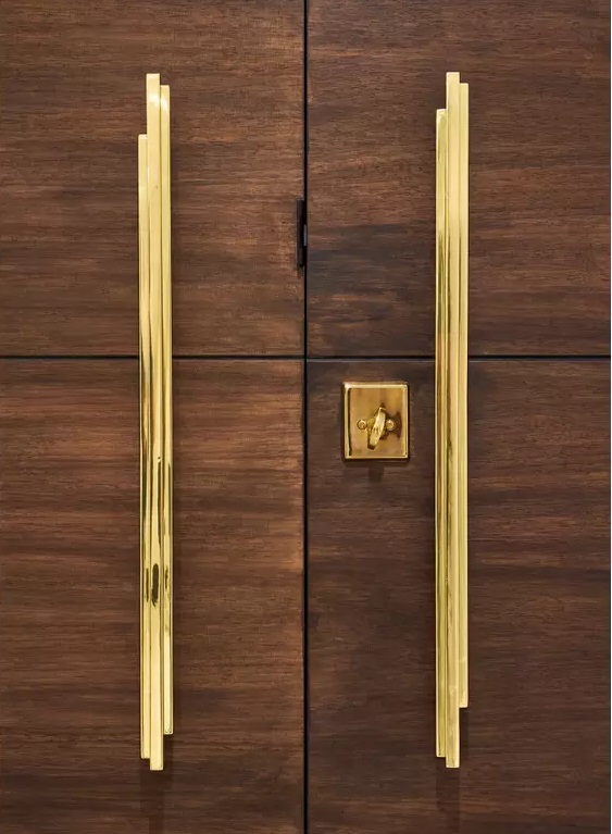 A GRAND ENTRANCE: ELEVATE YOUR HOME WITH OVERSIZED DOOR PULLS  - skyline door pulls - karamia designs