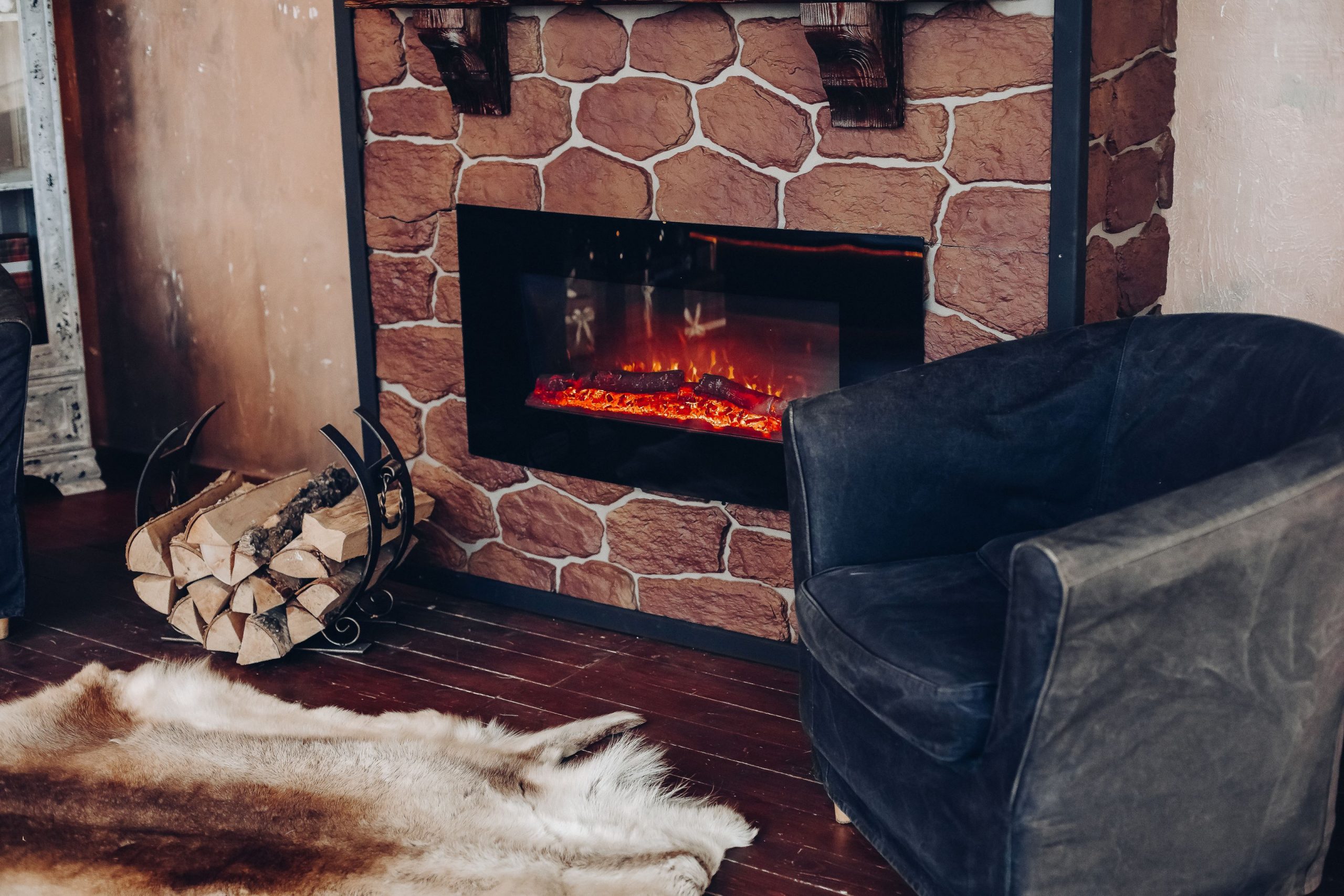 CHIC WINTER REVELATIONS: PULLCAST'S LATEST INSPIRATIONS -  fireplace