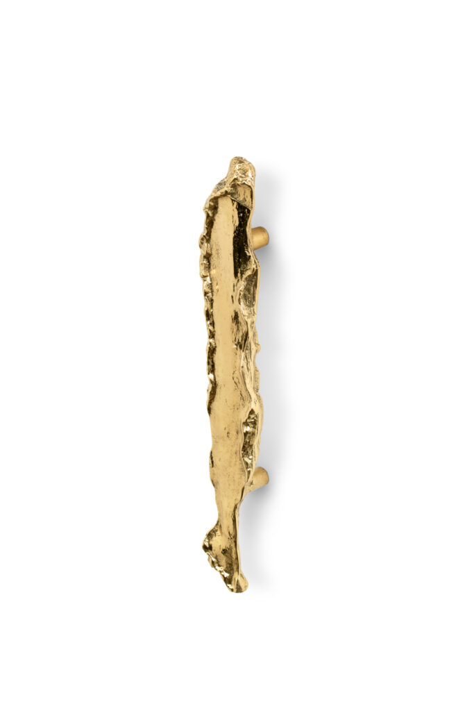 12 BEDROOM INSPIRATIONS THAT PUT THE SPOTLIGHT ON DECORATIVE HARDWARE