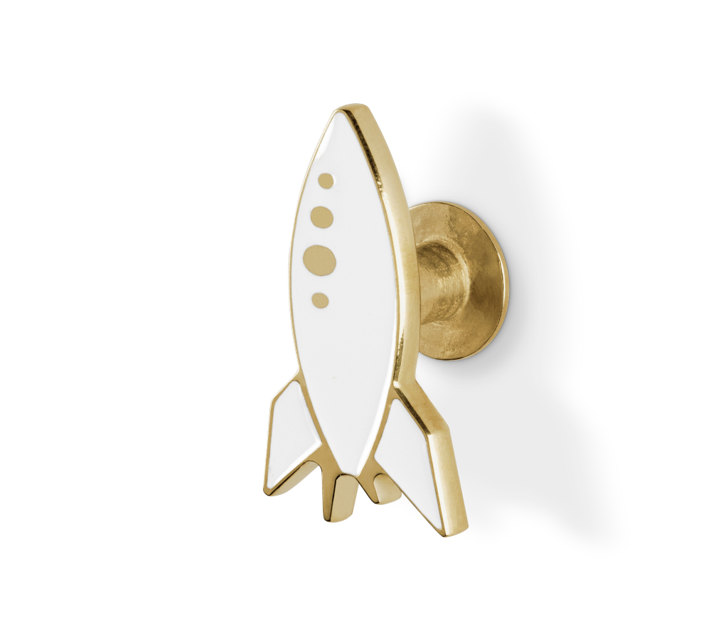 12 BEDROOM INSPIRATIONS THAT PUT THE SPOTLIGHT ON DECORATIVE HARDWARE