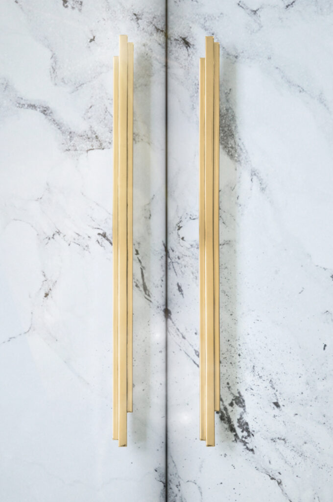 LUXURY STARTS AT THE DOOR: DECORATIVE HARDWARE FOR CHIC ENTRYWAYS
